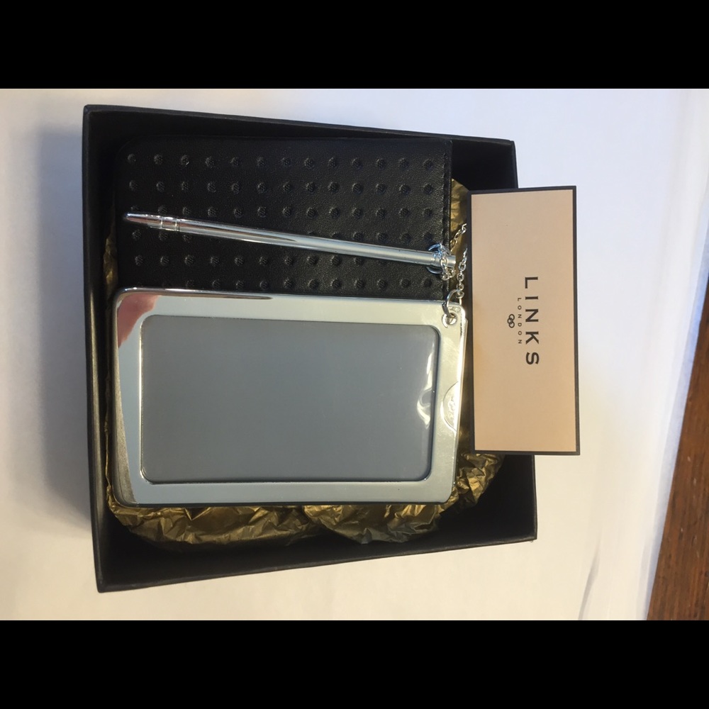 Silver writing pad ‘etch a sketch’